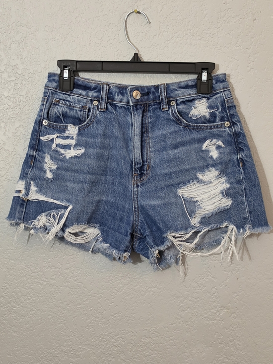 American Eagle Outfitters Pants - American Eagle Distressed Mom Short Medium Wash Denim Cutoff Womens Size 2